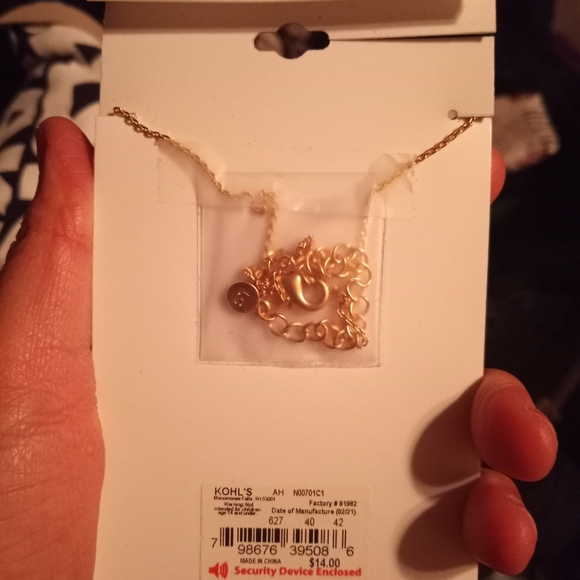 Lauren Conrad initial necklace - Picture 2 of 6